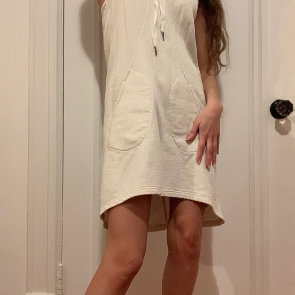 Sporty dress by Lole, great for lounging. - Picture 1 of 3